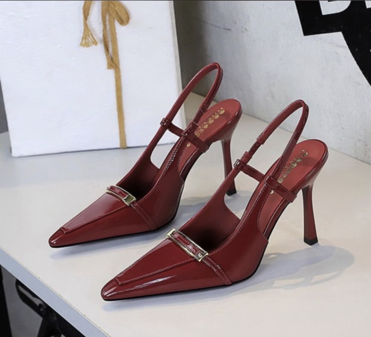 Heels half shoe 