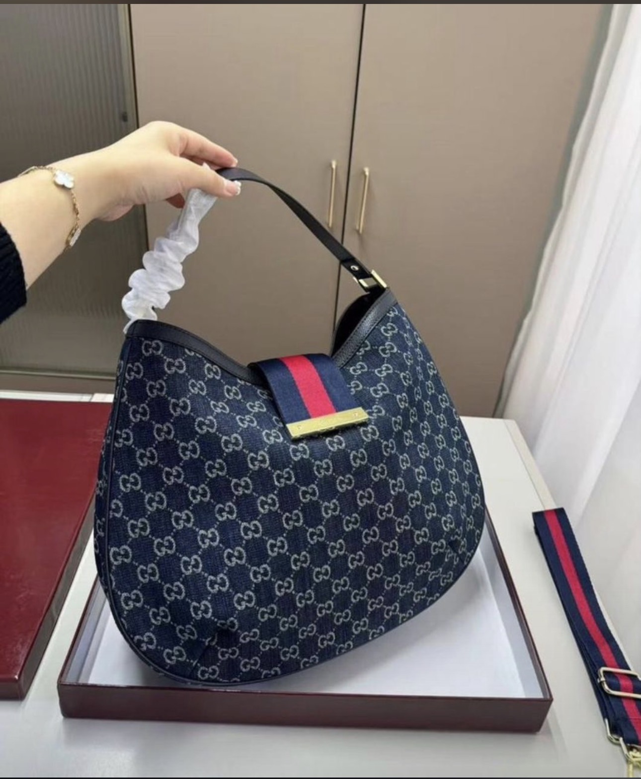 Elegant cut-out boho purse 