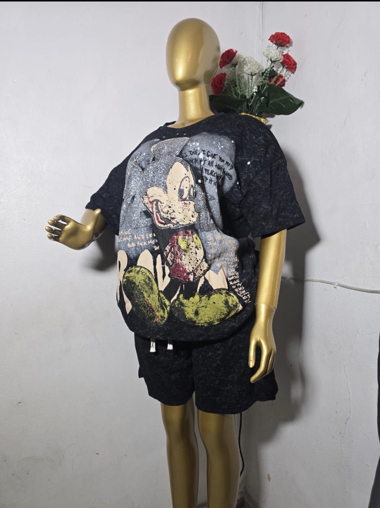 Graphic T shirt & short lounge set